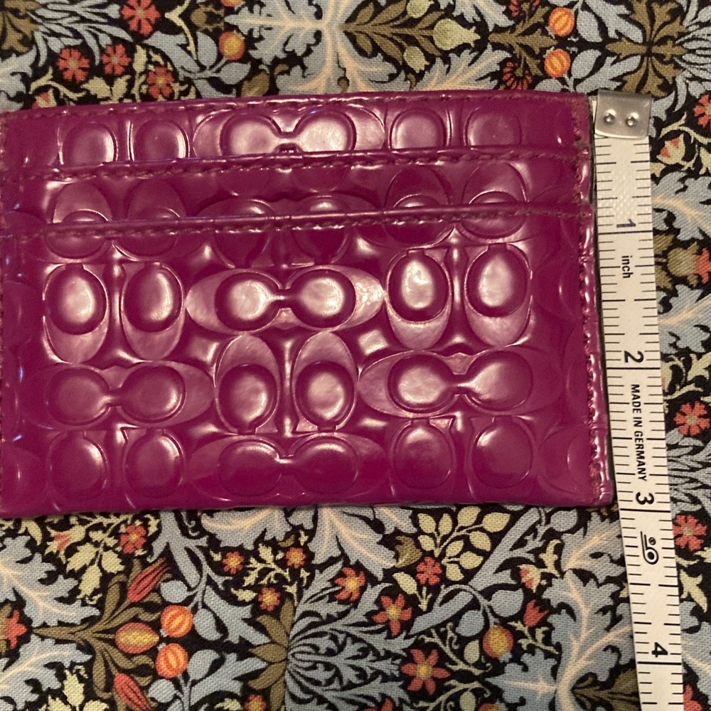 Coach Patent Embossed Card Case in Fuchsia, like new!🌸🩷🌸🩷 - Picture 6 of 6
